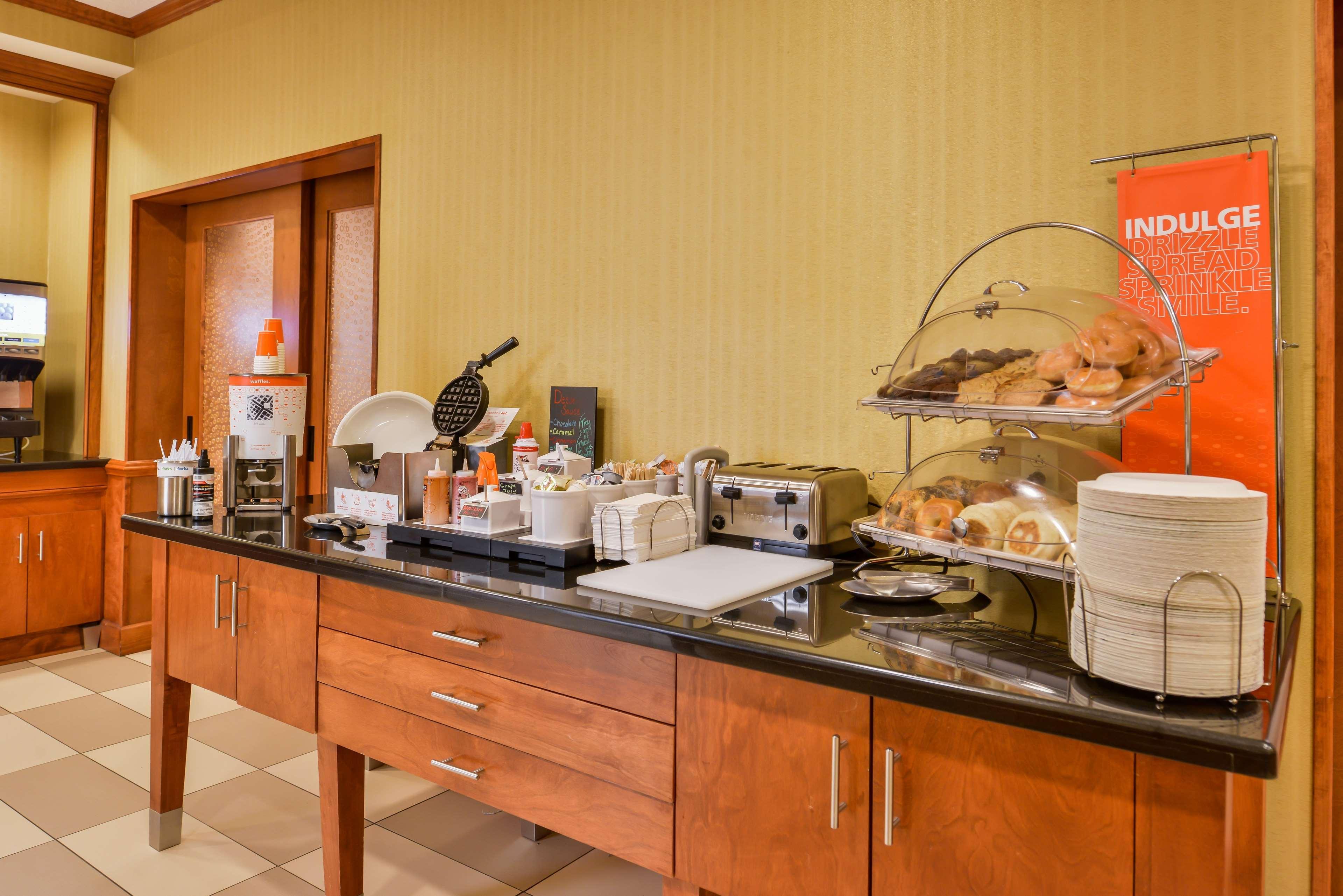 Hampton Inn אמפוריה מראה חיצוני תמונה